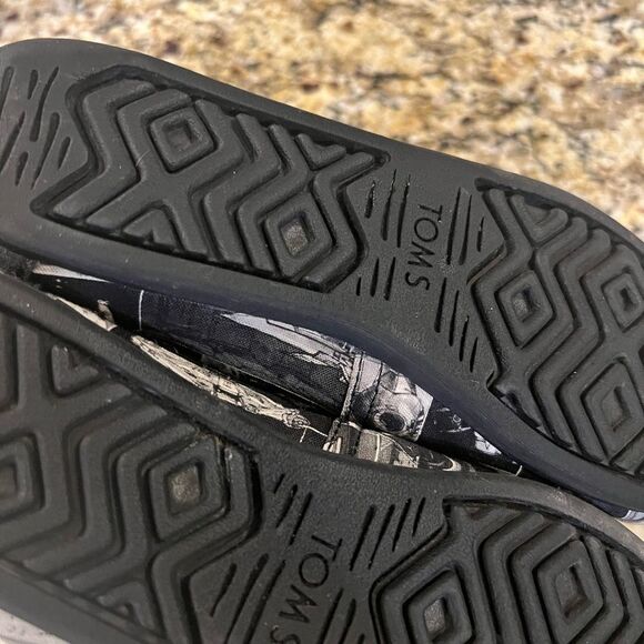 Tom’s x Star Wars loafers size 7.5 - Picture 8 of 11